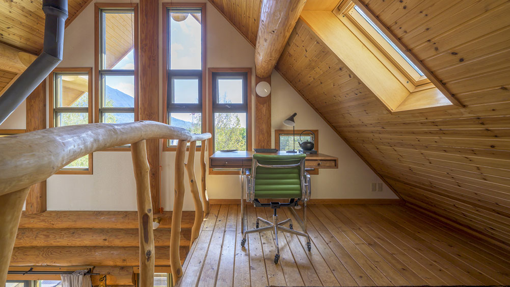 Elite Havens - Log 343 - Niseko Japan - Cosy study nook